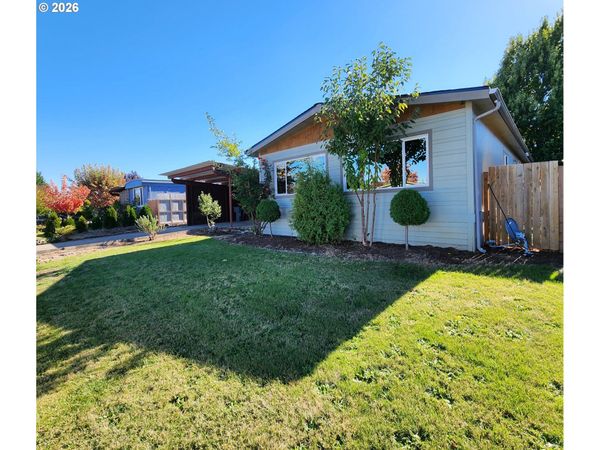 1512 NW 7TH CT, McMinnville, OR 97128