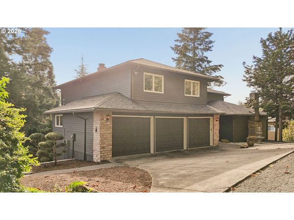 15 SW 68TH AVE, Portland, OR 97225