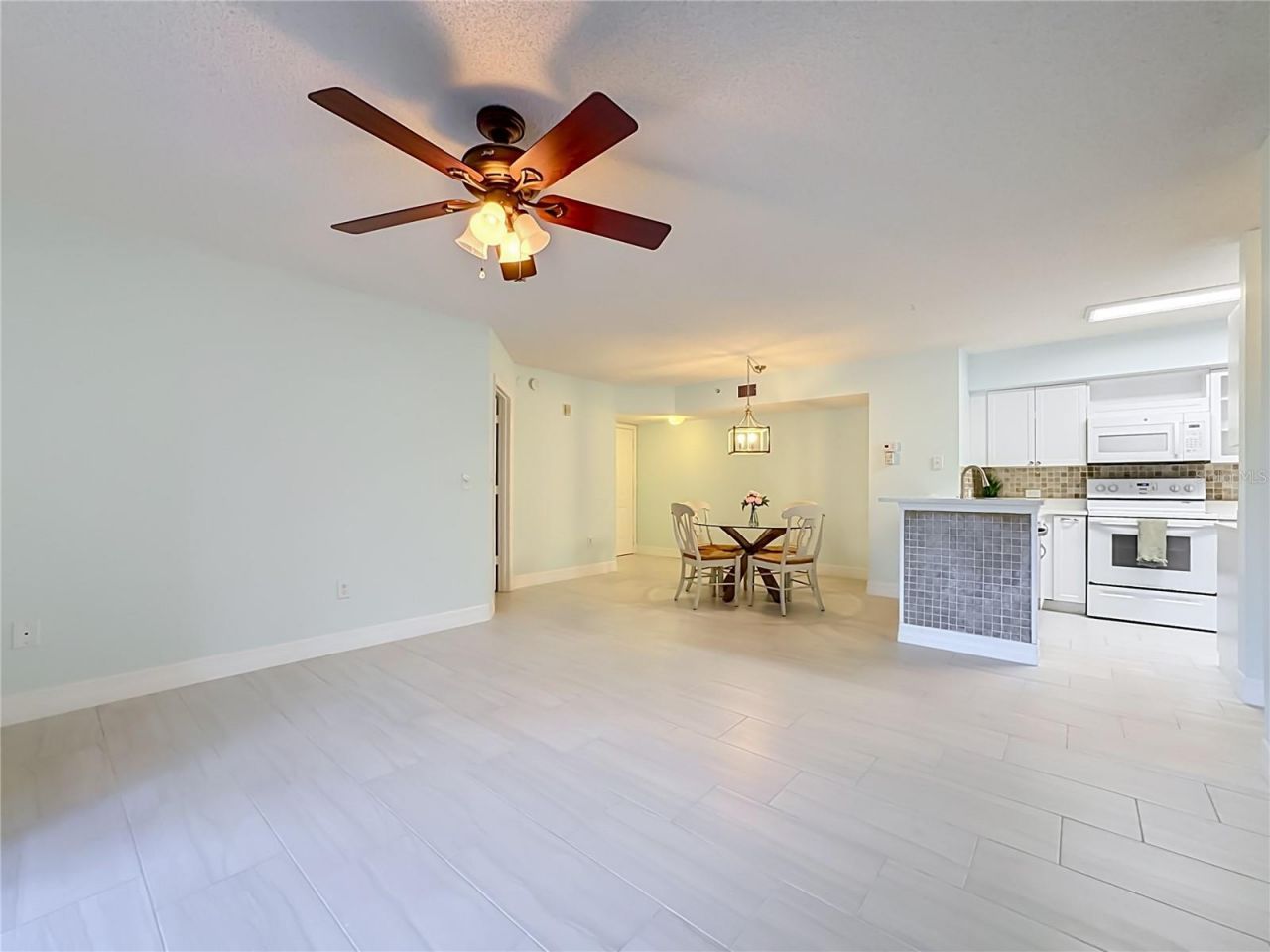 8880 Colonnades Court W, Unit 413, Bonita Springs, FL 34135 Photo