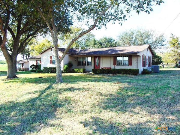 1714 County Road 355 , Shiner, TX 77984