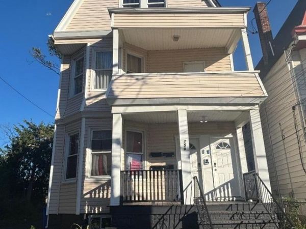 158 Alexander St, Newark, NJ 07106