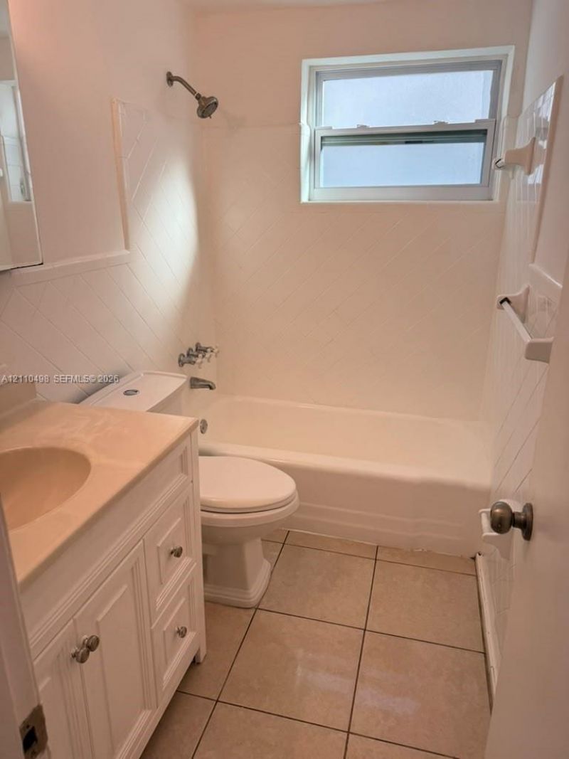 835 Lenox Ave, Unit 212, Miami Beach, FL 33139 Photo