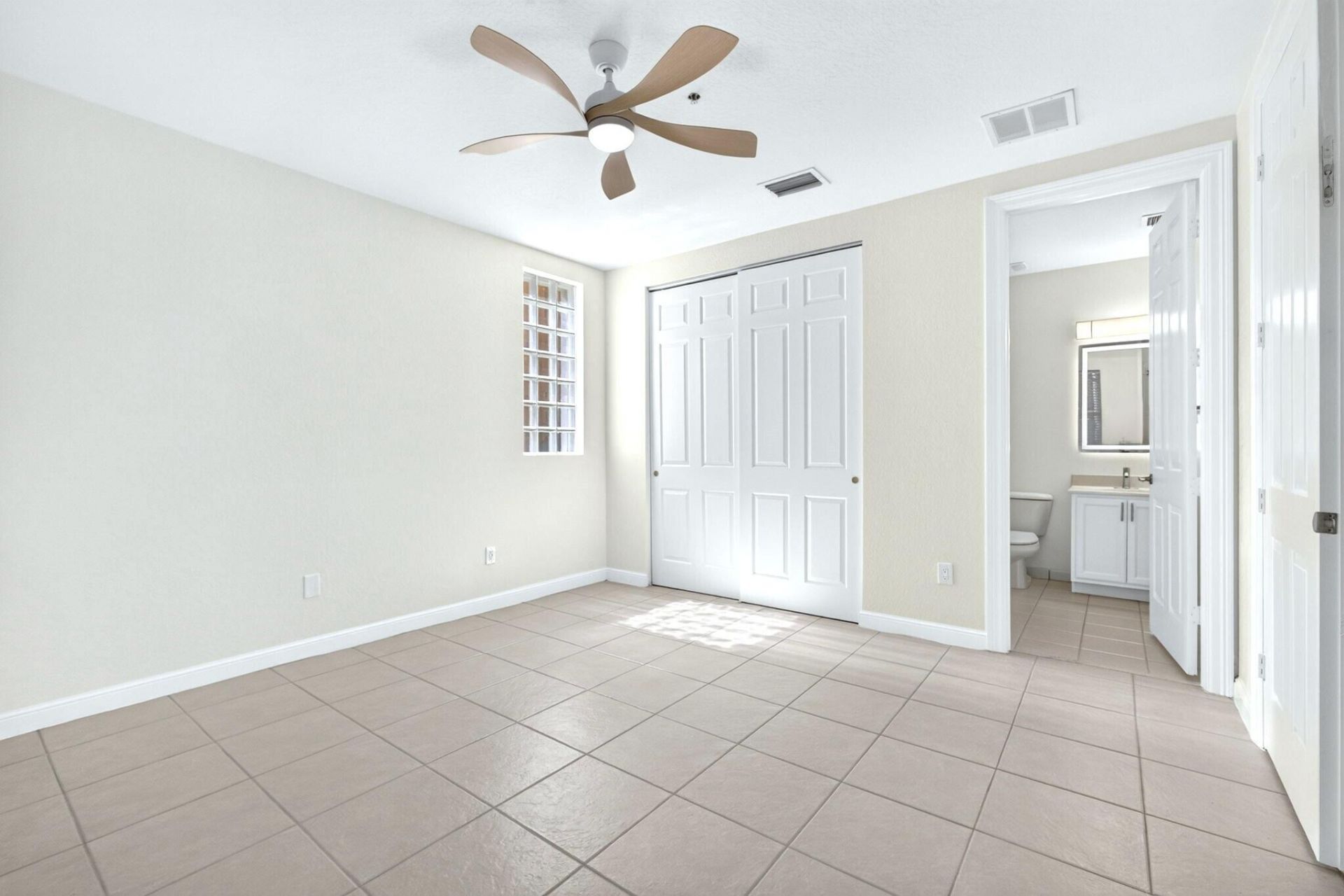 840 Marina Del Ray Lane, Unit 1, West Palm Beach, FL 33401 Photo