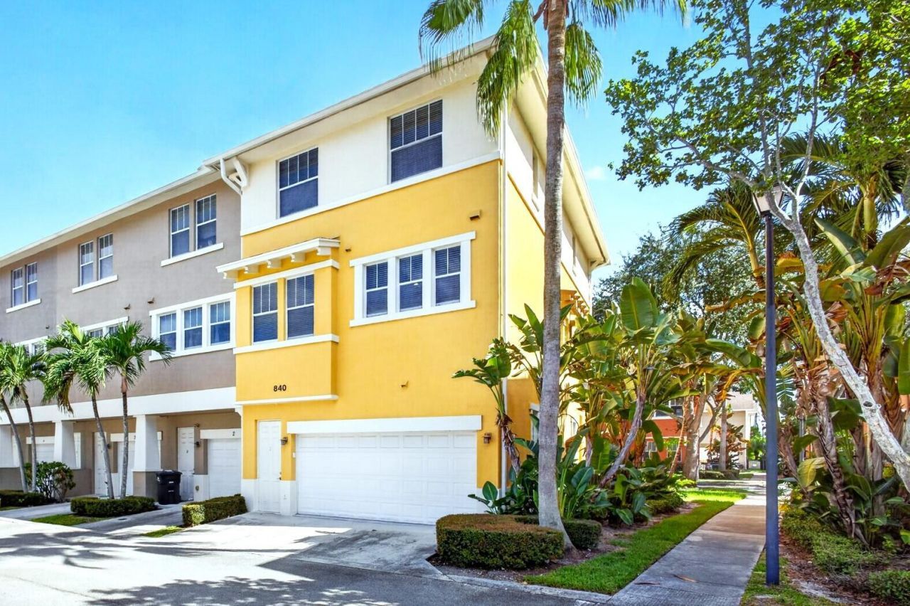 840 Marina Del Ray Lane, Unit 1, West Palm Beach, FL 33401 Photo