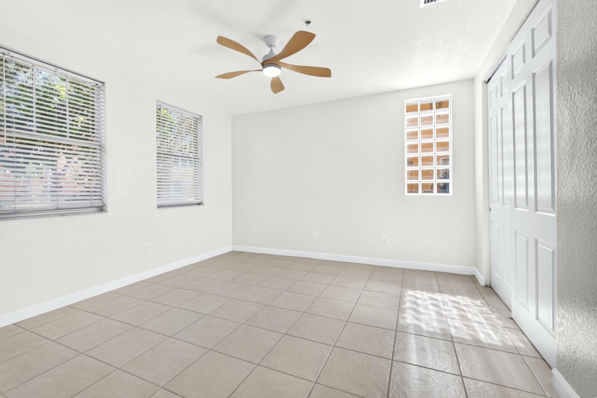 840 Marina Del Ray Lane, Unit 1, West Palm Beach, FL 33401 Photo