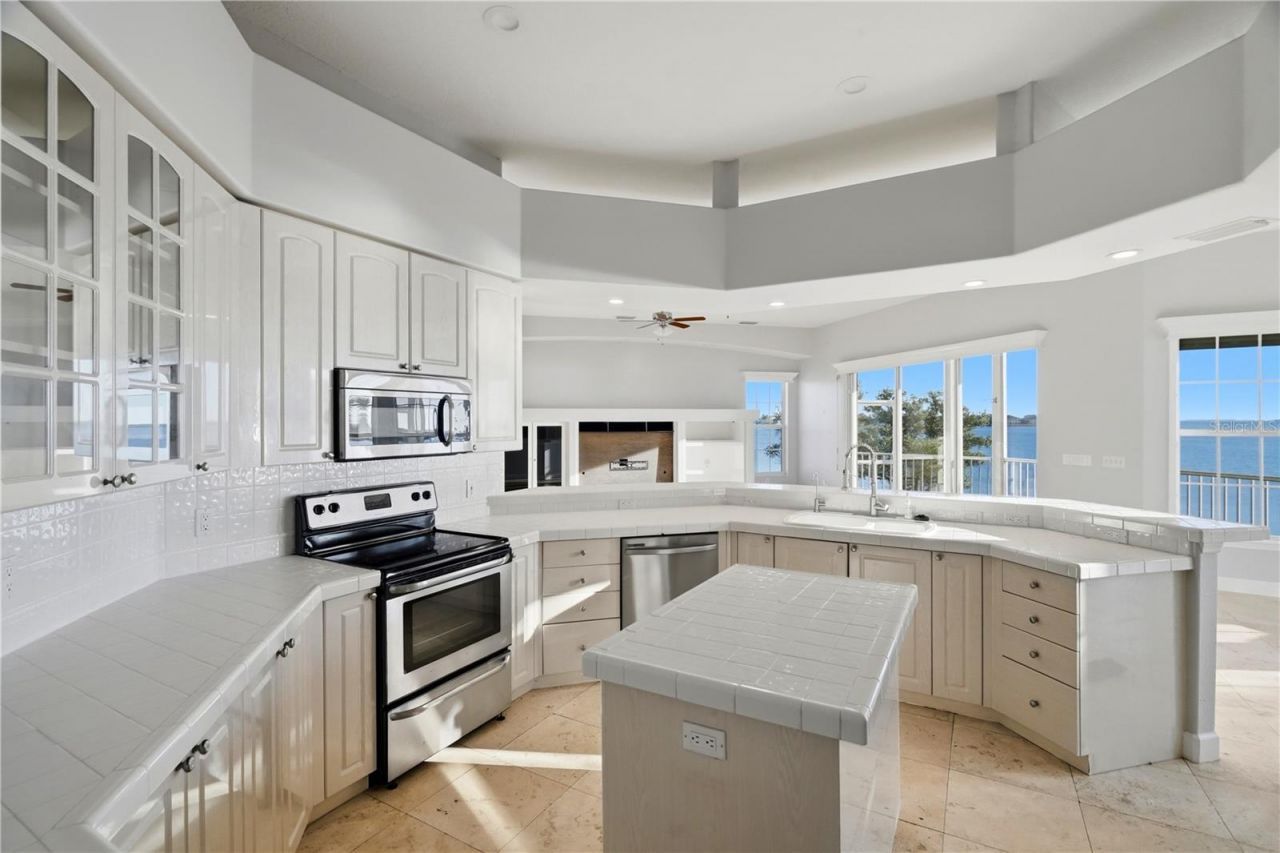 2041 Harbour Watch Circle , Tarpon Springs, FL 34689 Photo