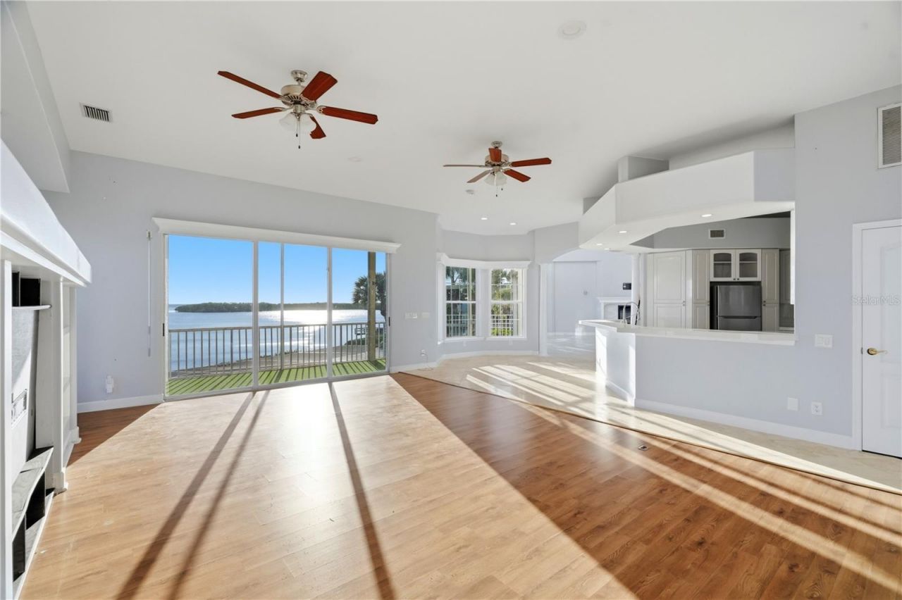 2041 Harbour Watch Circle , Tarpon Springs, FL 34689 Photo
