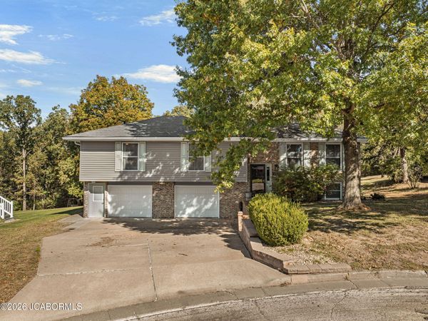 2904 FAIRVIEW CIRCLE, Jefferson City, MO 65109