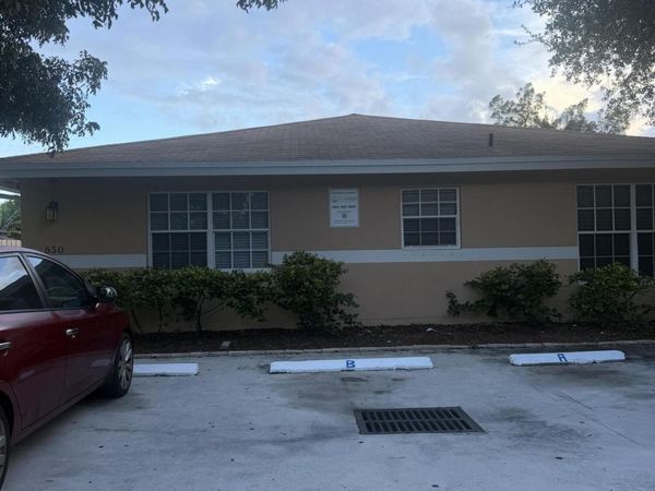 530 NE 34th Street, Unit 1, Pompano Beach, FL 33064