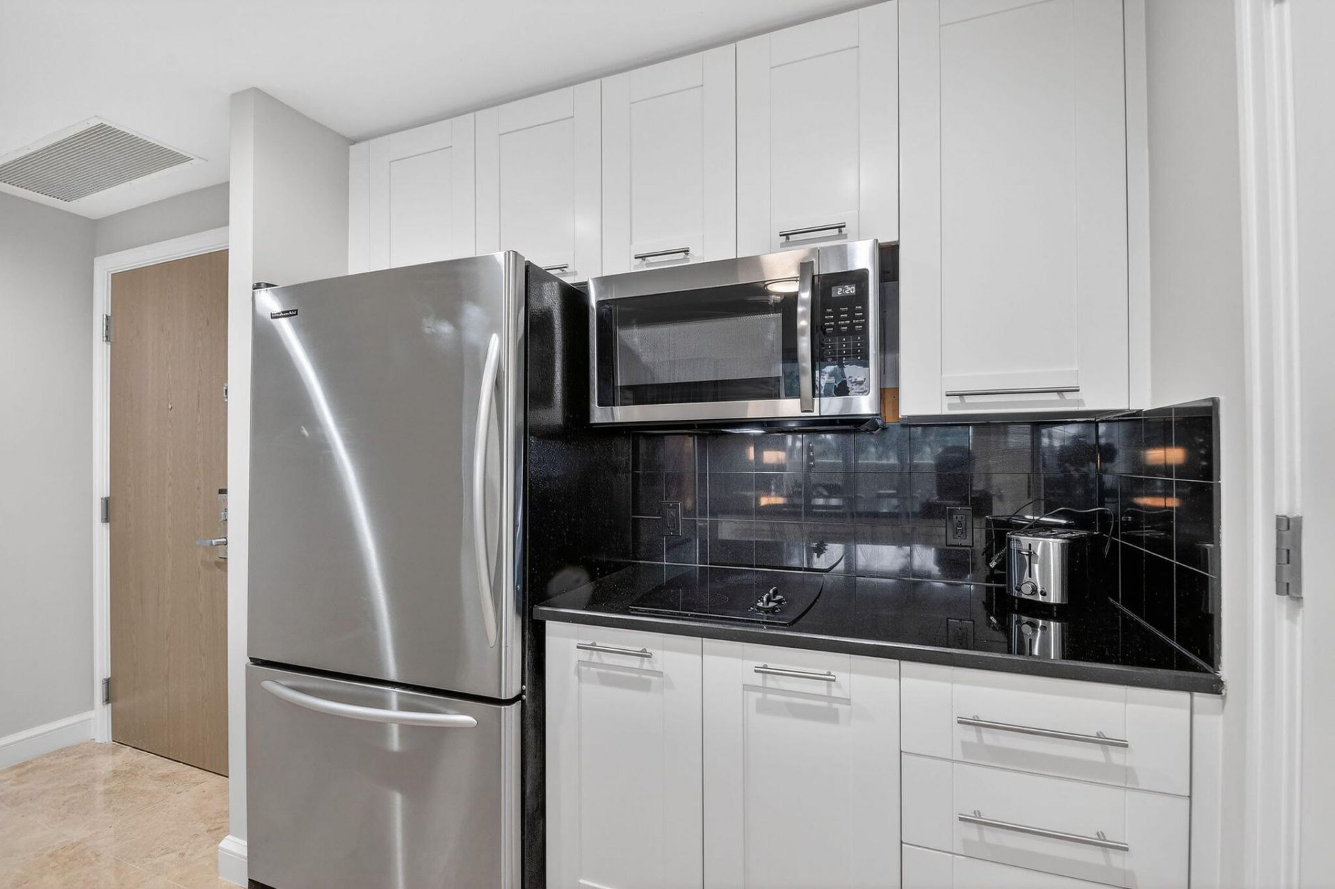 3800 N Ocean Drive, Unit 414, Singer Island, FL 33404 Photo