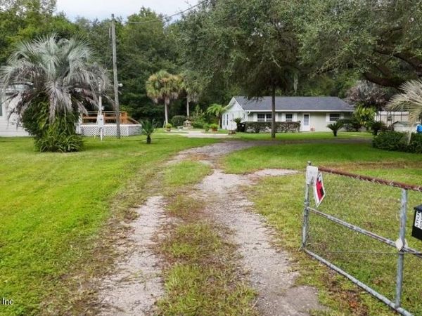 500 & 504 MEADOWBROOK FARMS Road, Green Cove Springs, FL 32043