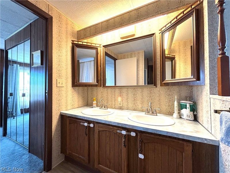1229 Columbiana Lisbon Road, Unit 1, Columbiana, OH 44408 Photo 12