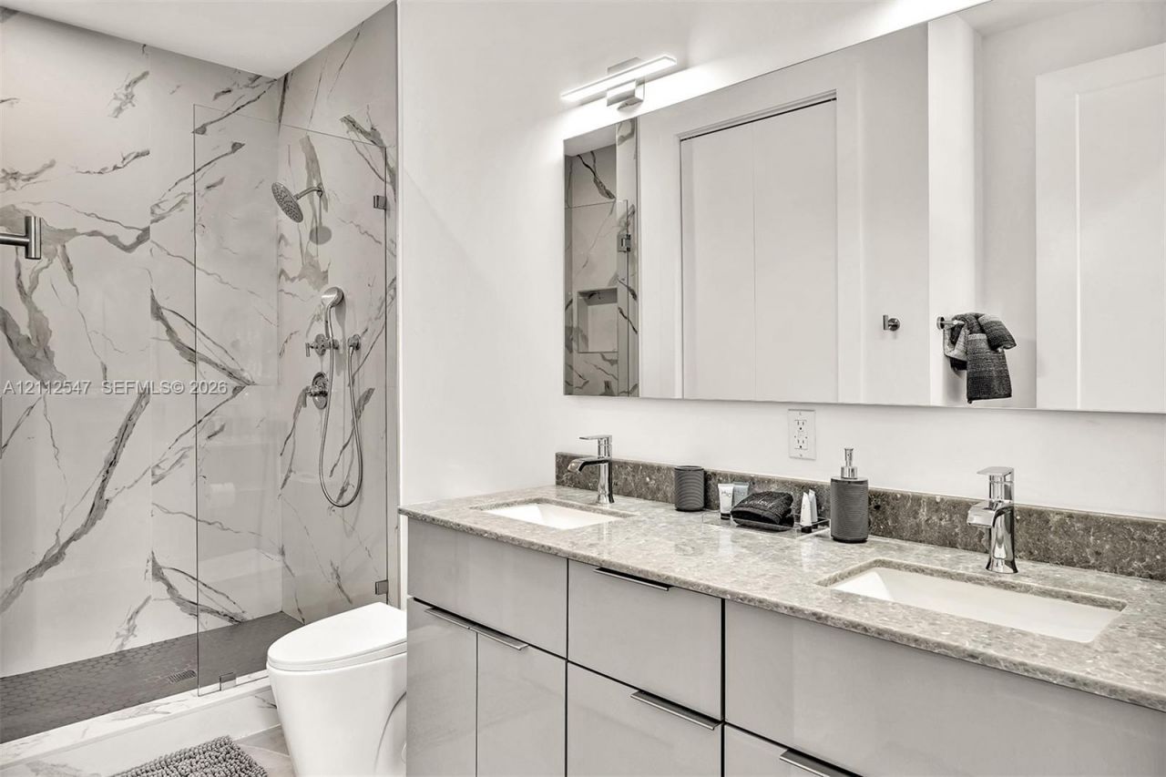 2100 Miami Rd , Unit 204, Fort Lauderdale, FL 33316 Photo