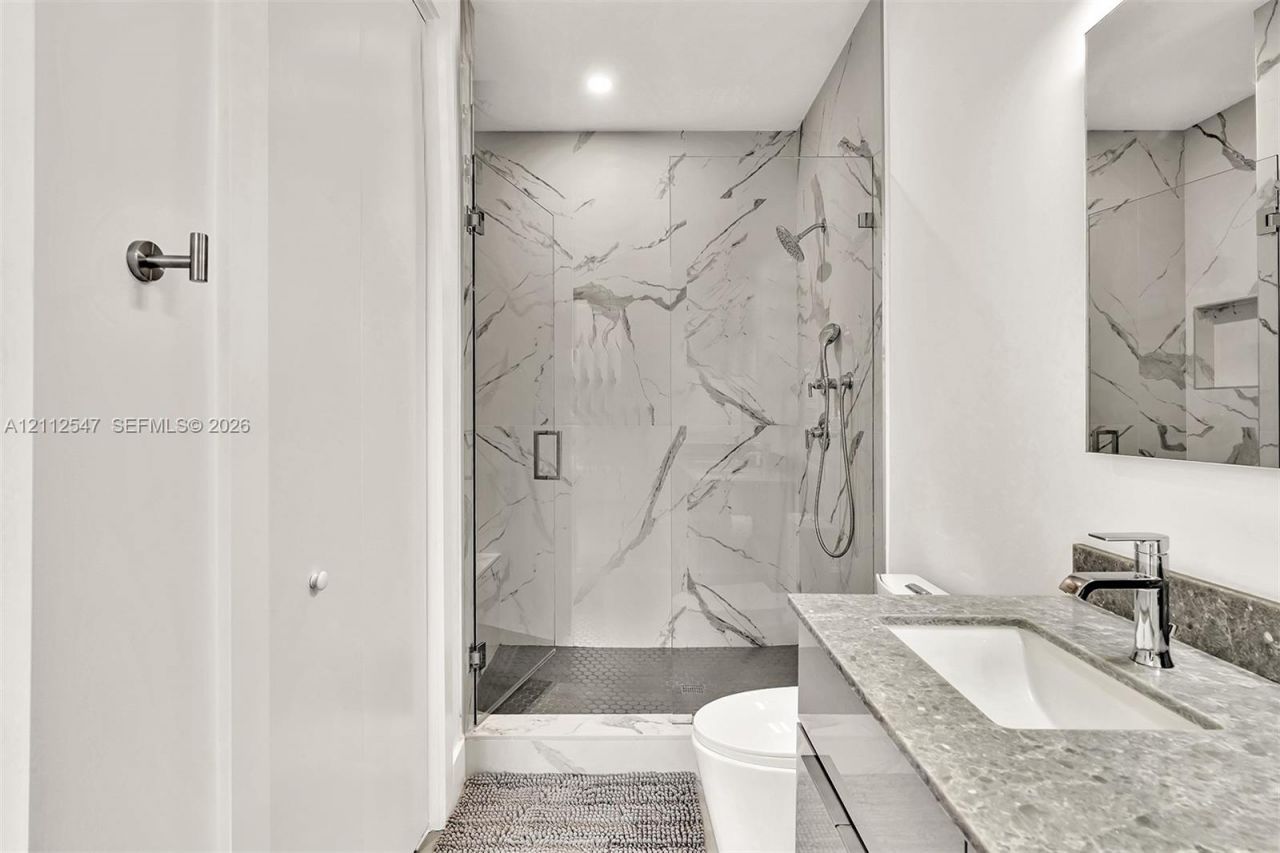 2100 Miami Rd , Unit 204, Fort Lauderdale, FL 33316 Photo