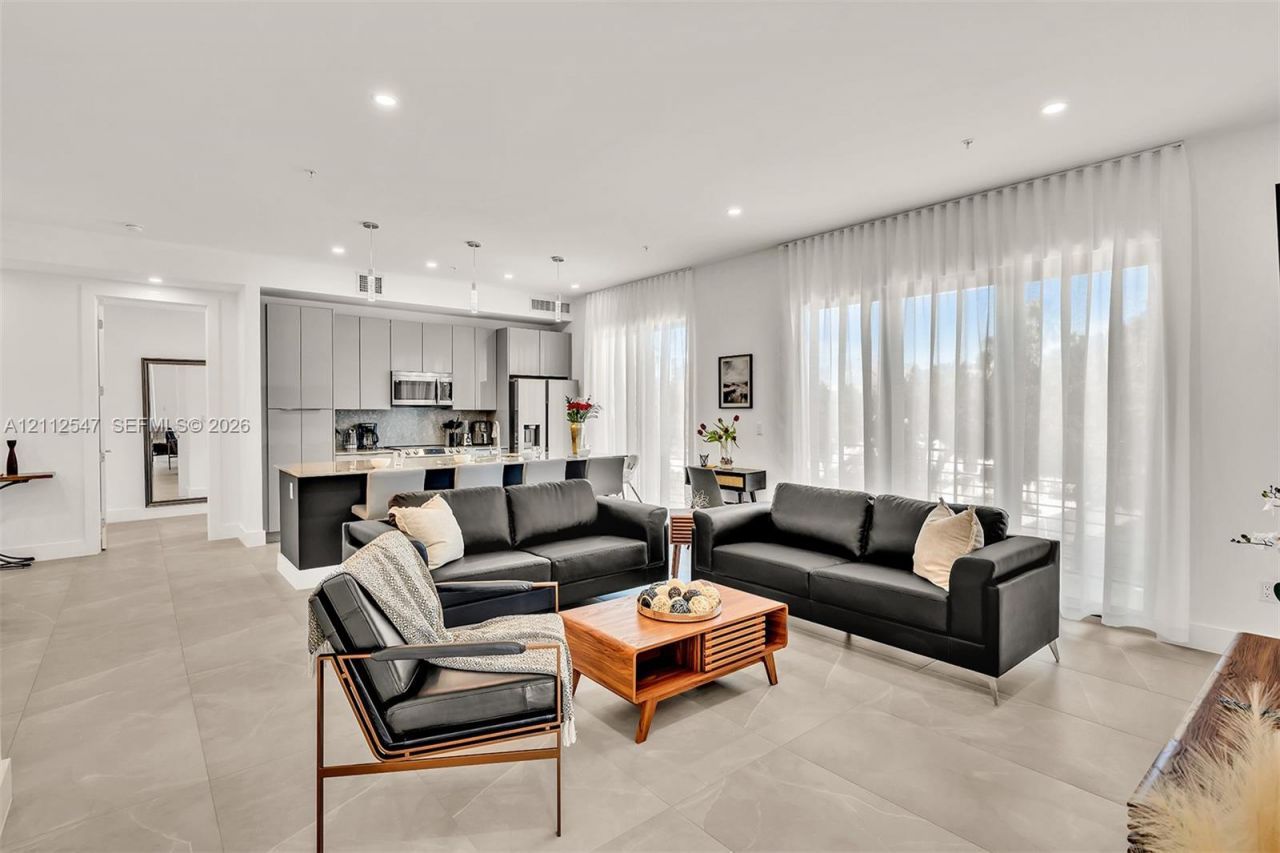 2100 Miami Rd , Unit 204, Fort Lauderdale, FL 33316 Photo