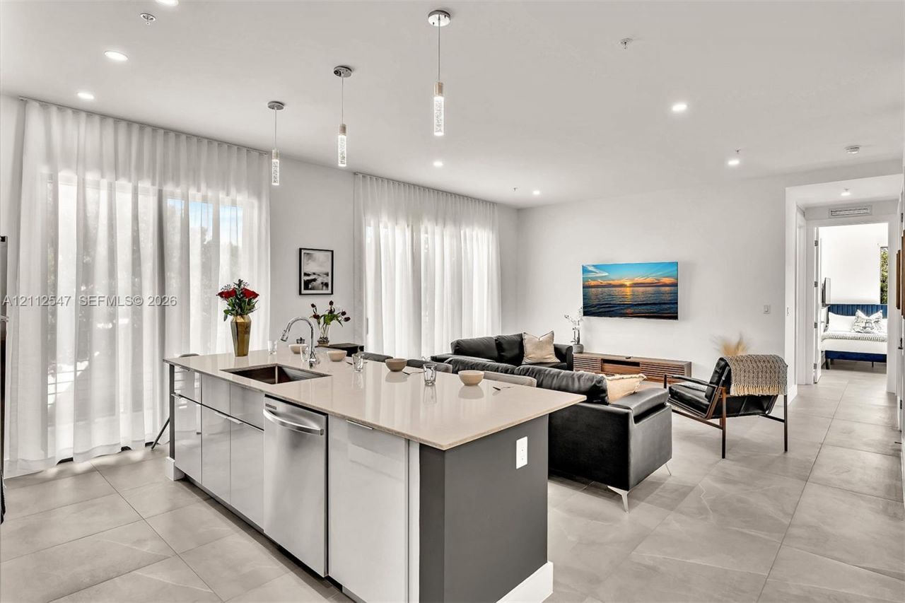 2100 Miami Rd , Unit 204, Fort Lauderdale, FL 33316 Photo