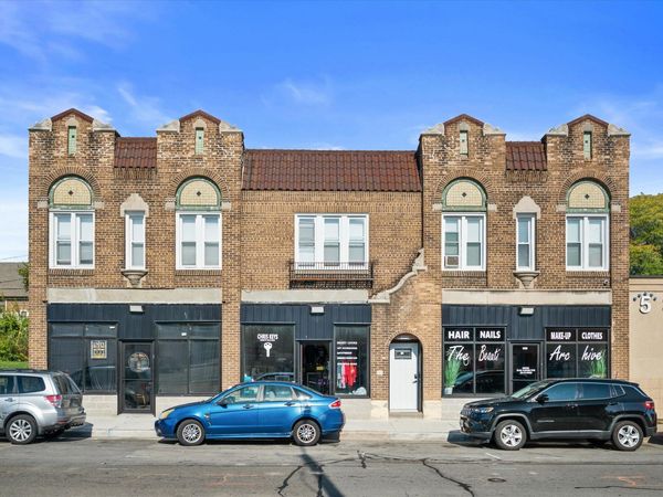 5008 W Center St, Milwaukee, WI 53210