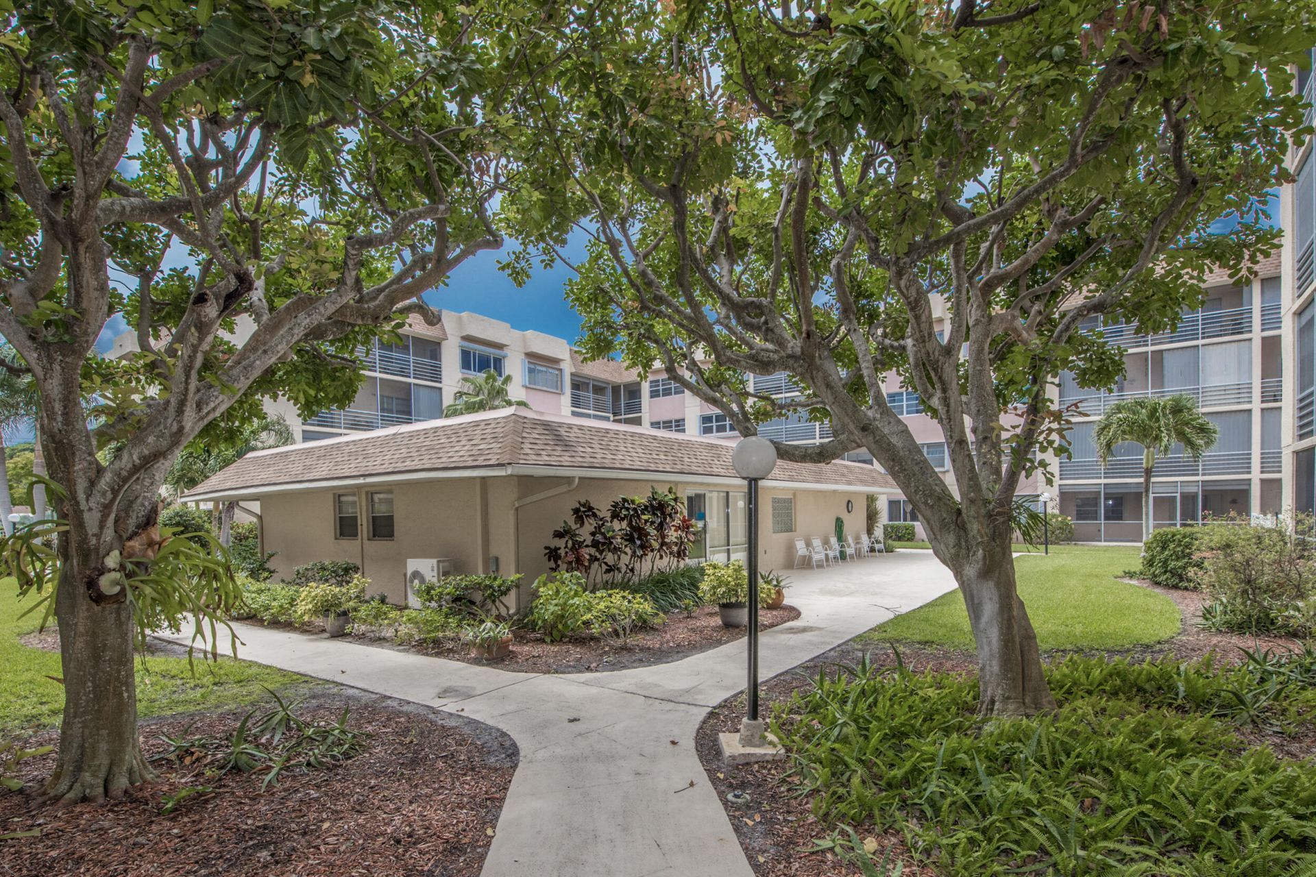 1516 S Lakeside Drive, Unit 310, Lake Worth Beach, FL 33460 Photo