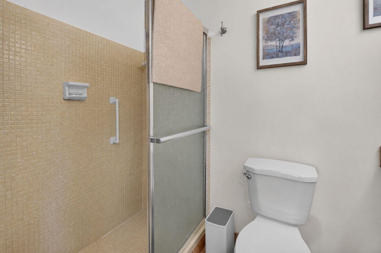 1260 Club Drive W, Unit A, Delray Beach, FL 33445 Photo