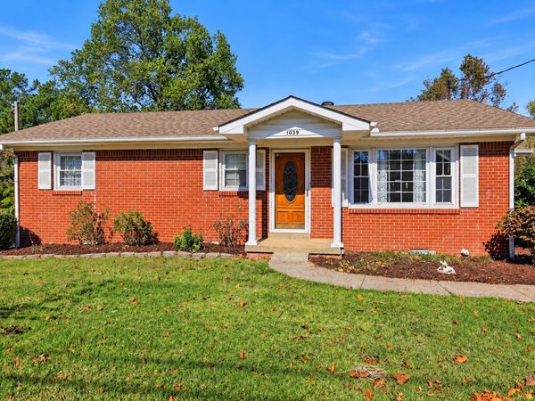 1039 N 1st St , Westmoreland, TN 37186