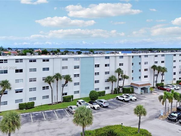109 Paradise Harbour Blvd, Unit 406, North Palm Beach, FL 33408