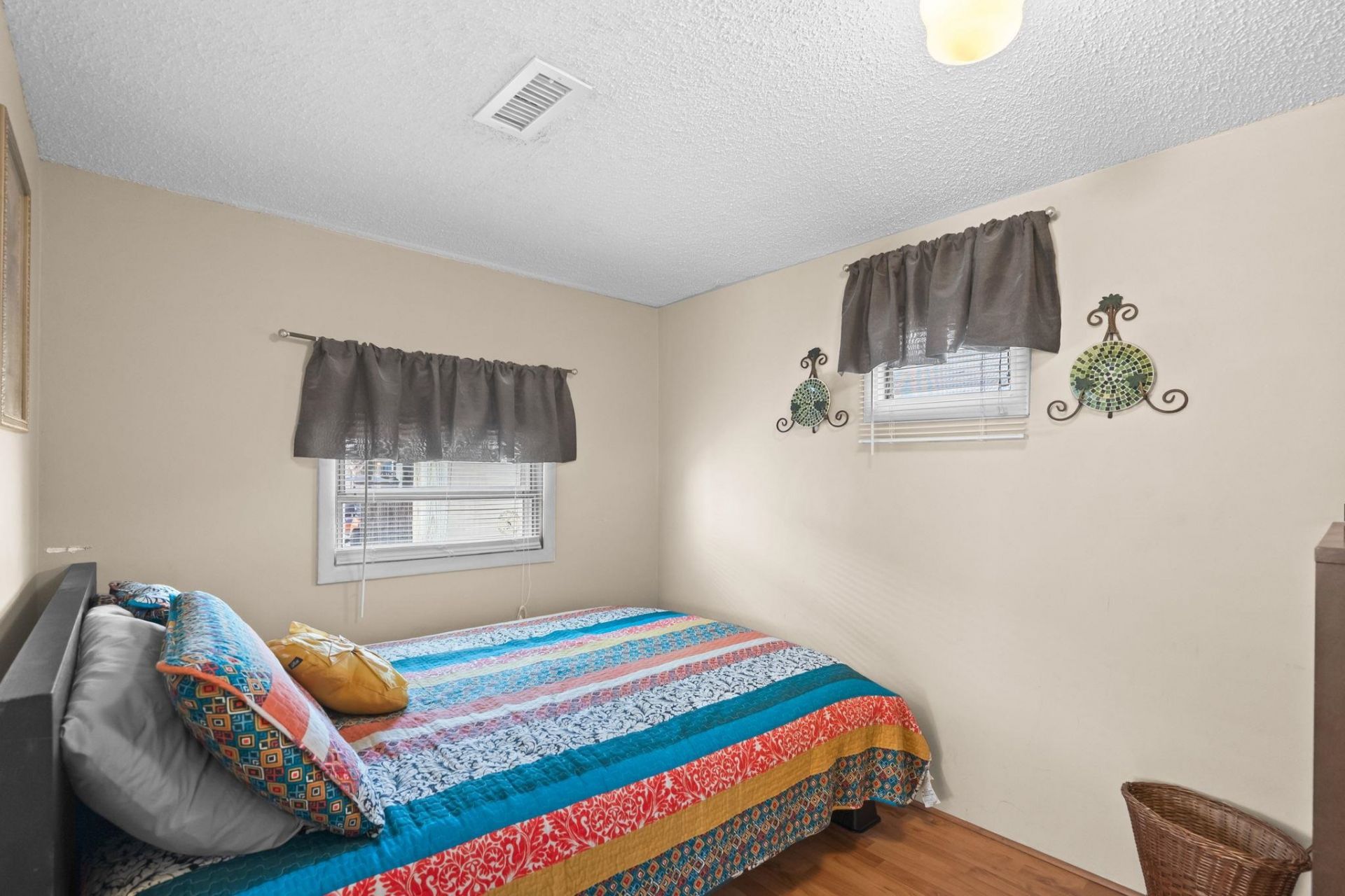 6001 - 5310 S Kings Hwy.  Photo 29