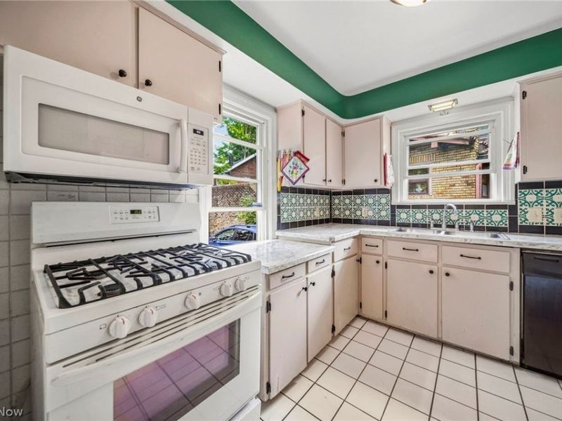 2853 Washington Boulevard , Cleveland Heights, OH 44118 Photo 9