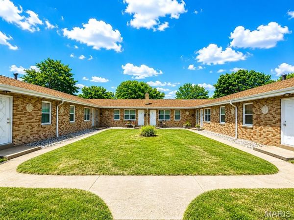 7022 Jamieson Avenue , St Louis, MO 63109