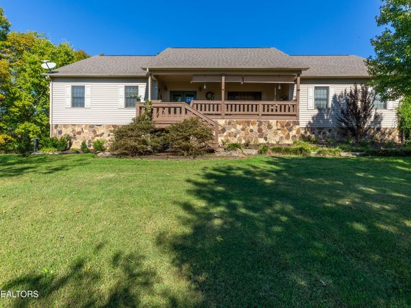 1668 Deerwood Rd, Newport, TN 37821