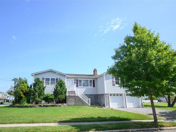 135 E Ocean Avenue , Center Moriches, NY 11934