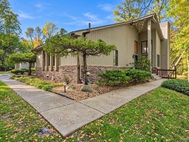 7550 Hemlock Drive , Unit 5, West Bloomfield Township, Mi 48324