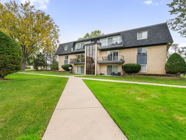 11128 S 84th Avenue , Unit 2B, Palos Hills, IL 60465