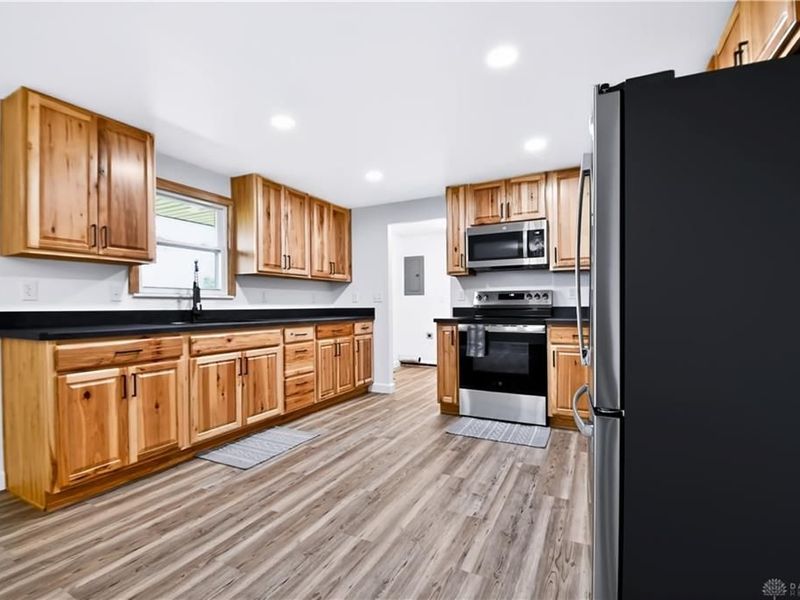 4877 Fishburg Road, Huber Heights, OH 45424 Photo 10