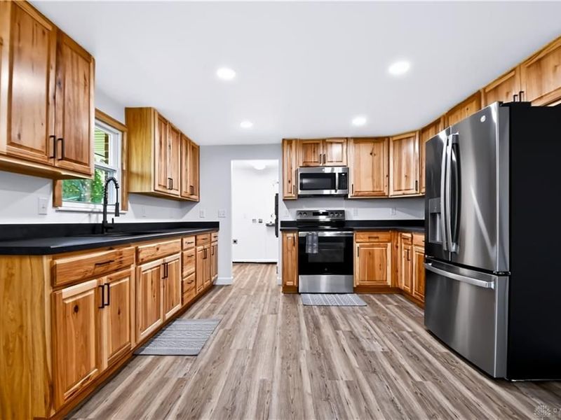4877 Fishburg Road, Huber Heights, OH 45424 Photo 12