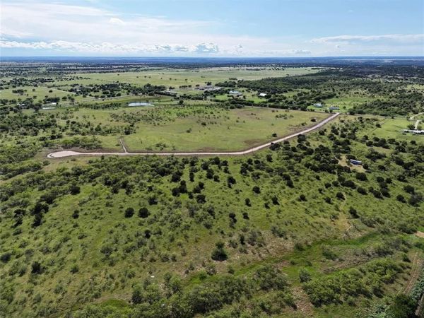 934 Starelight Trail, Blum, TX 76627