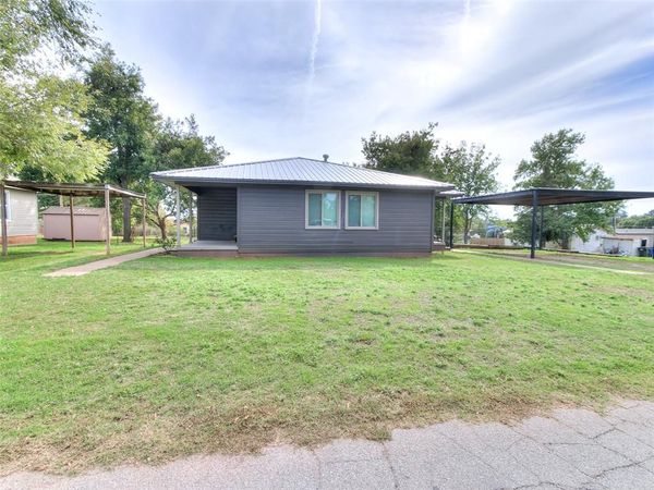 715 W Wisconsin Avenue, Chickasha, OK 73018
