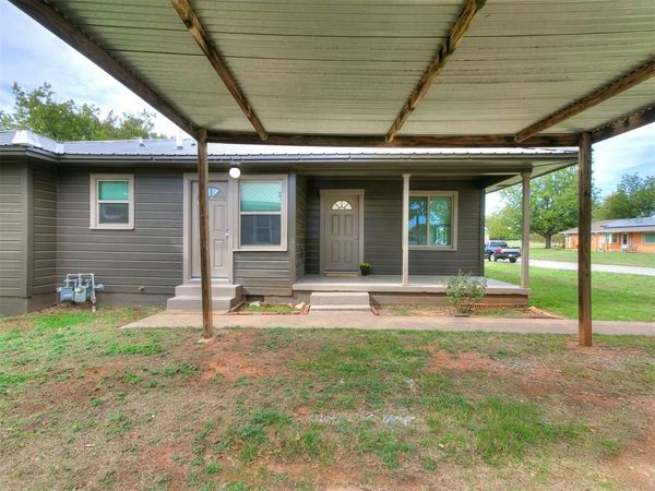 715 W Wisconsin Avenue, Chickasha, OK 73018