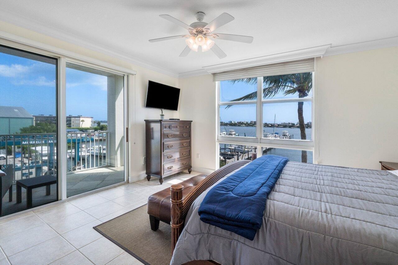 806 E Windward Way, Unit 301, Lantana, FL 33462 Photo