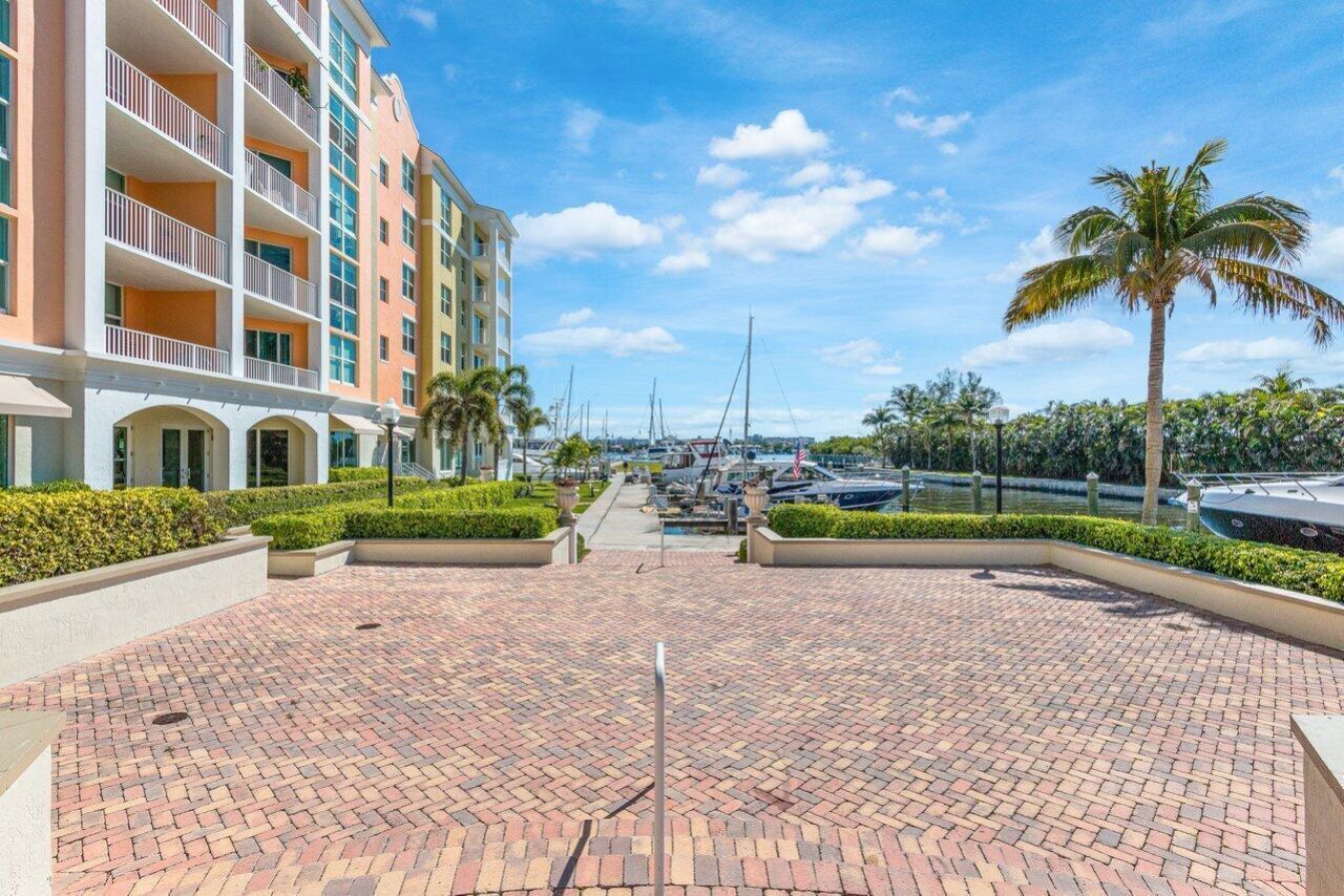 806 E Windward Way, Unit 301, Lantana, FL 33462 Photo