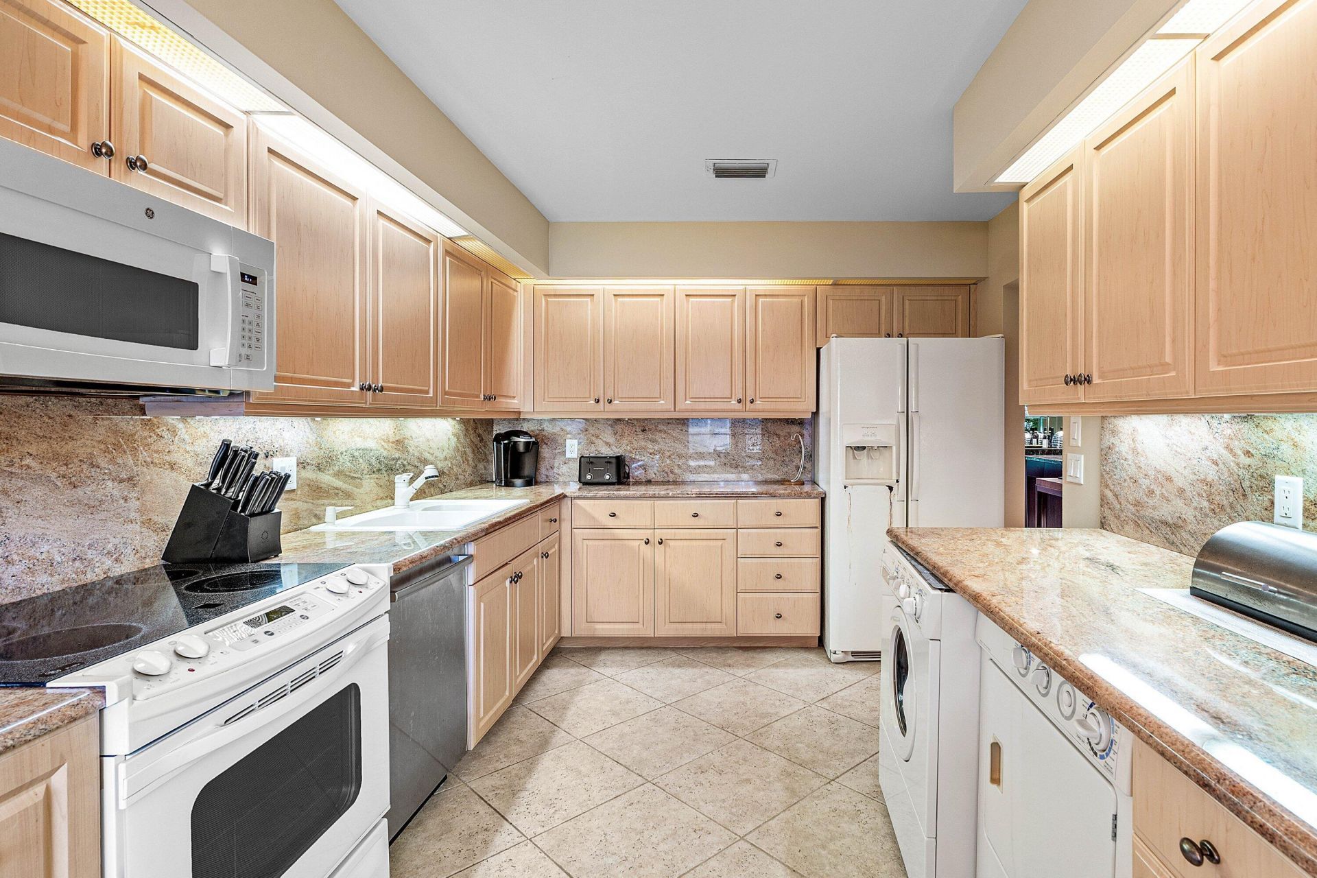 53 Eastgate Drive, Unit B, Boynton Beach, FL 33436 Photo
