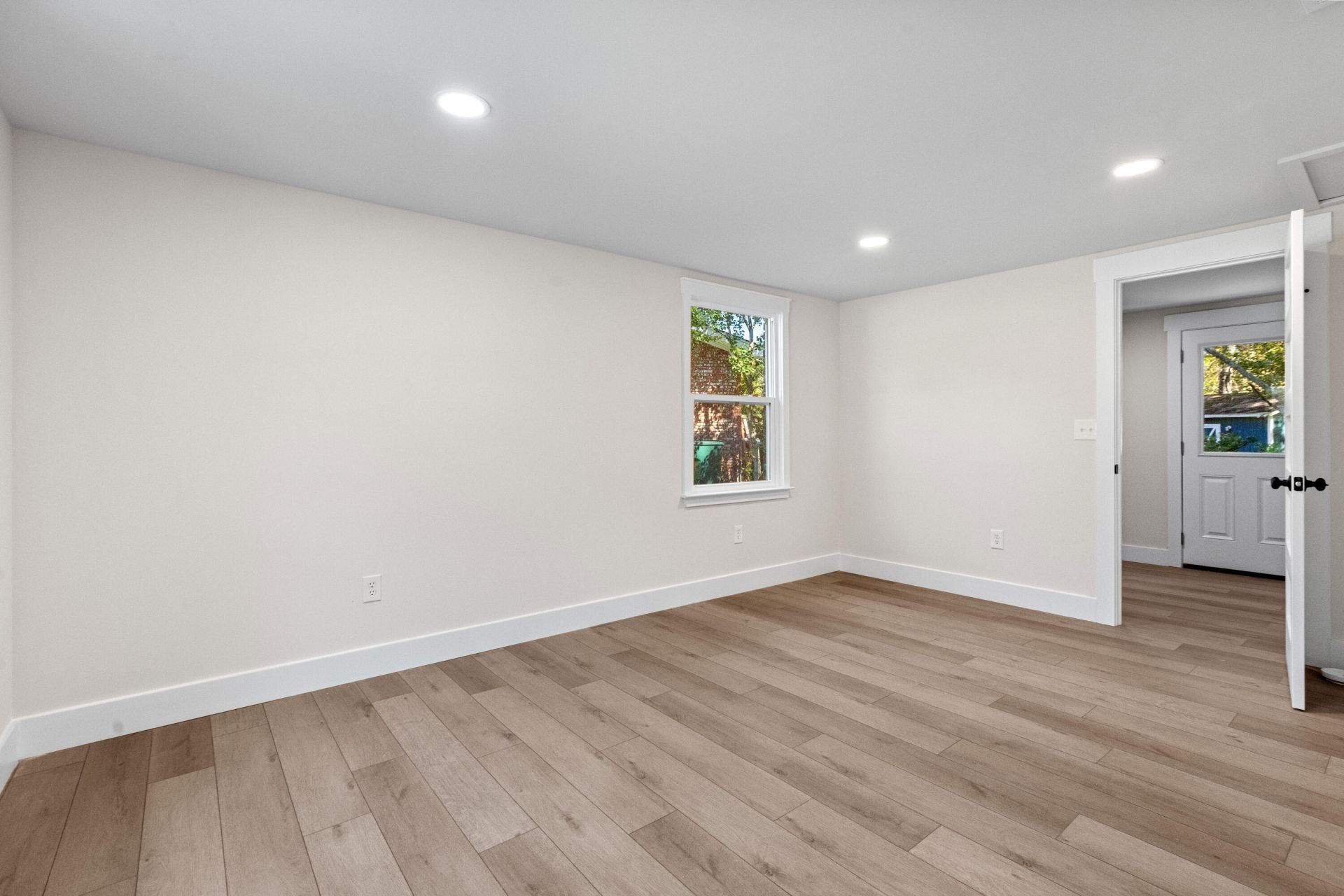 339 Holly Avenue Photo 12
