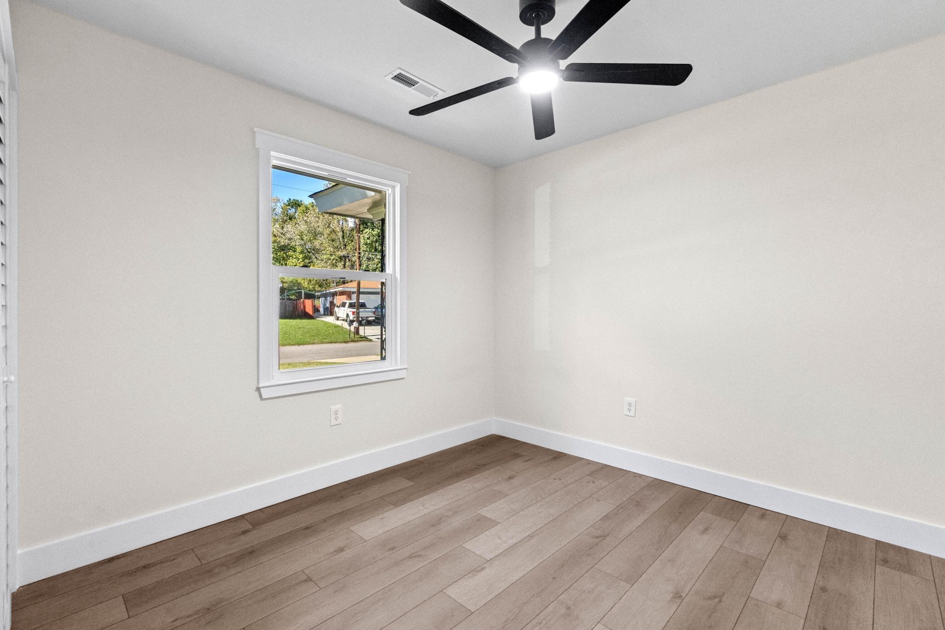 339 Holly Avenue Photo 15