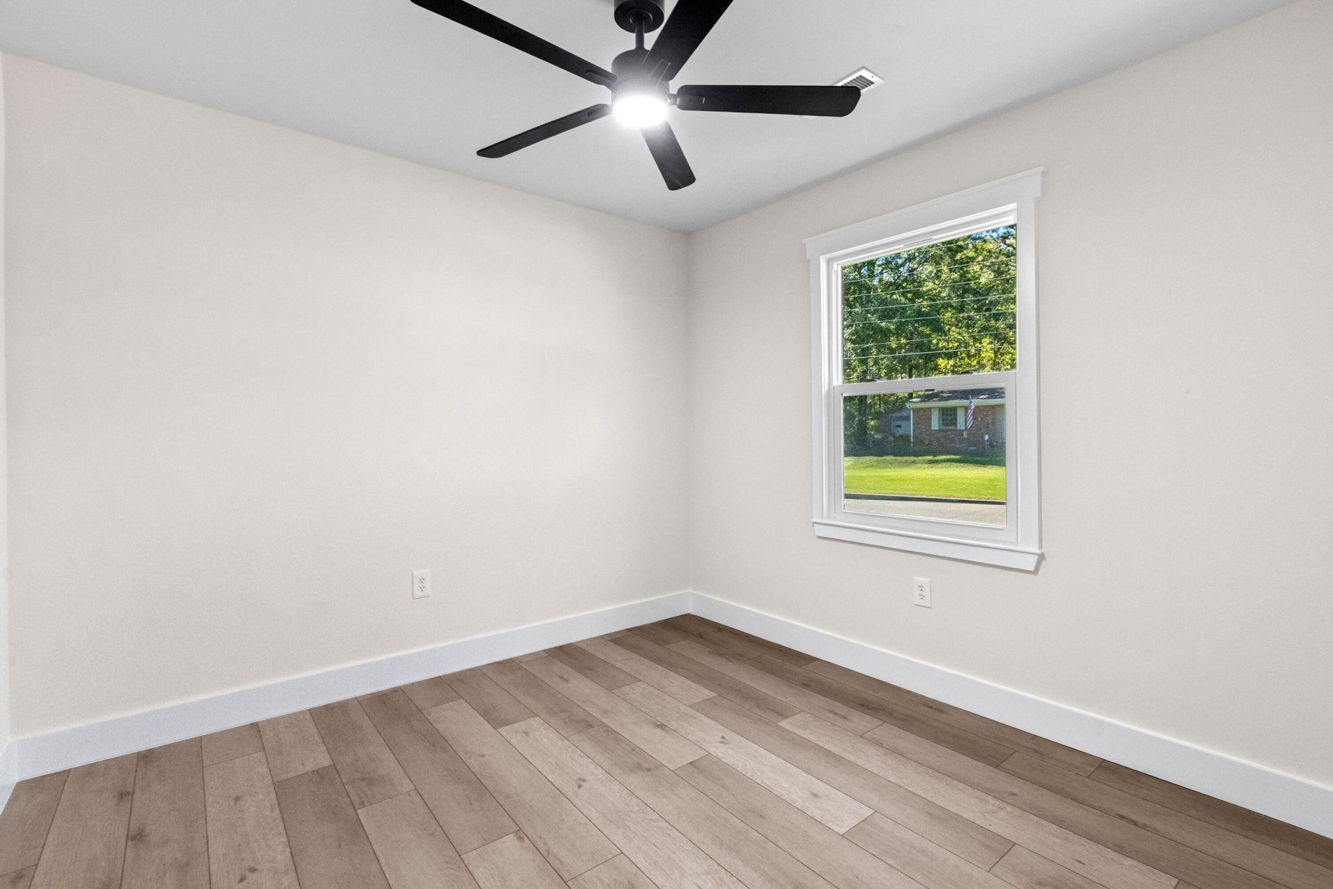 339 Holly Avenue Photo 16