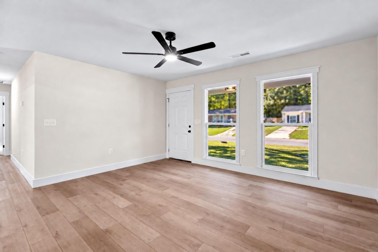 339 Holly Avenue Photo 5