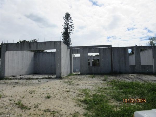 303 W 6th ST , LEHIGH ACRES, FL 33972