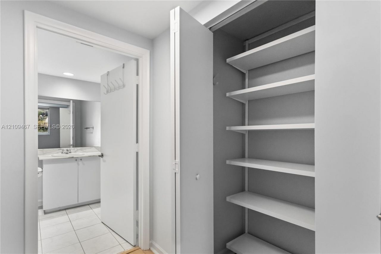 18800 NE 29th Ave, Unit 226, Aventura, FL 33180 Photo