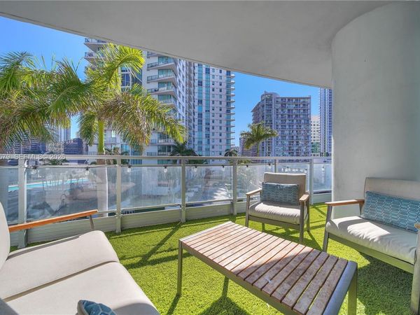 90 SW 3rd St , Unit 1213, Miami, FL 33130