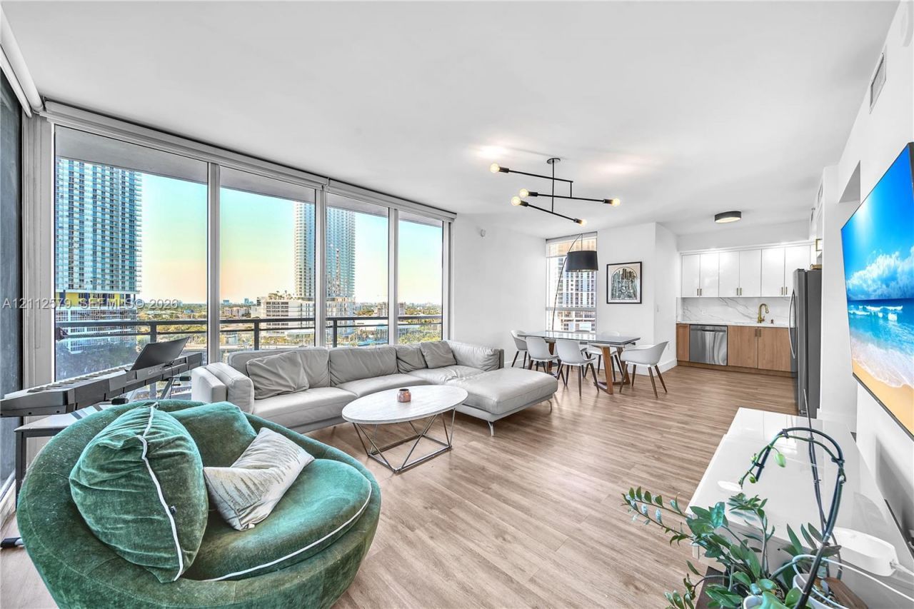 90 SW 3rd St , Unit 1213, Miami, FL 33130 Photo