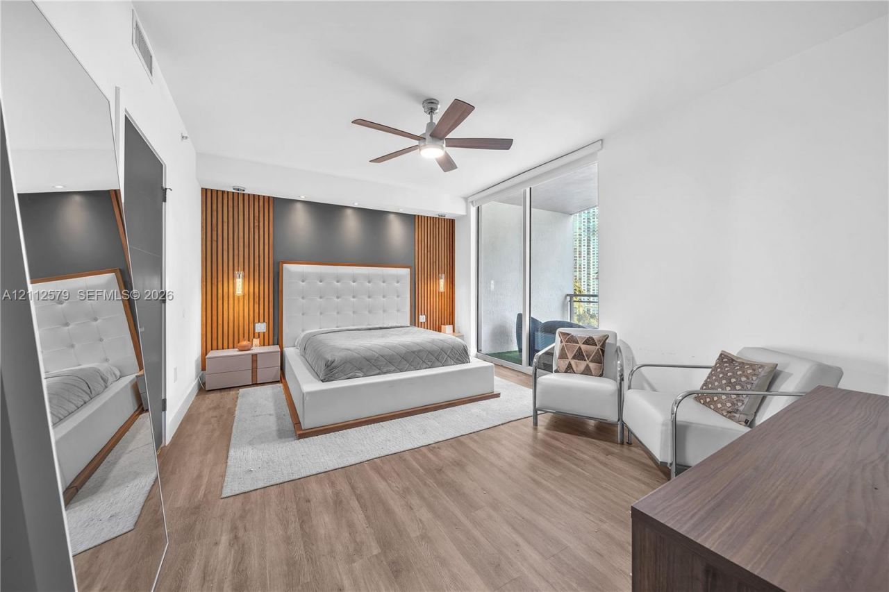 90 SW 3rd St , Unit 1213, Miami, FL 33130 Photo