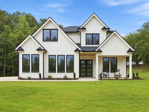 2466 Meredith Drive, Loganville, GA 30052